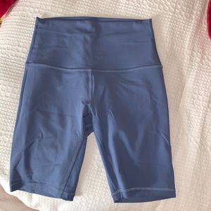 Brand new Lululemon Align 8” length! Size 4!!